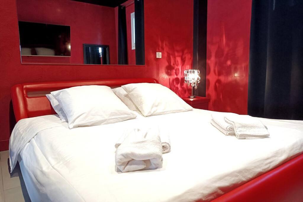 Appartement Balneo Et Sauna Prives The Red Room Mauguio Extérieur photo