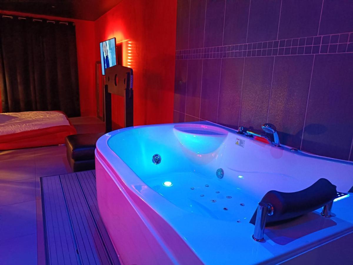 Appartement Balneo Et Sauna Prives The Red Room Mauguio Extérieur photo