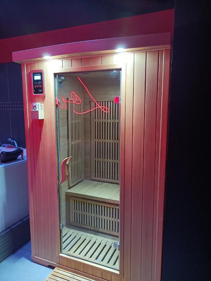 Appartement Balneo Et Sauna Prives The Red Room Mauguio Extérieur photo